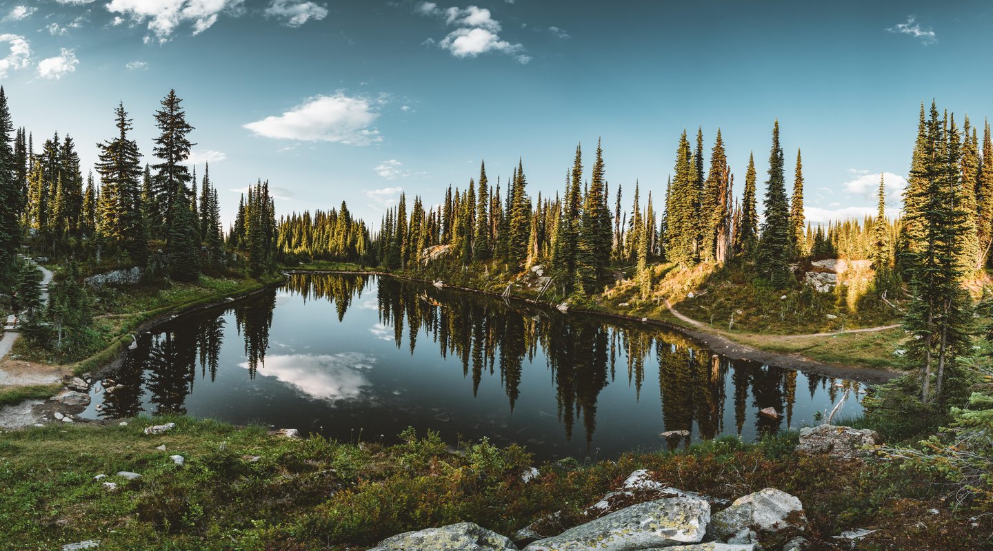 Oeste de Canadá a Tú Alcance
