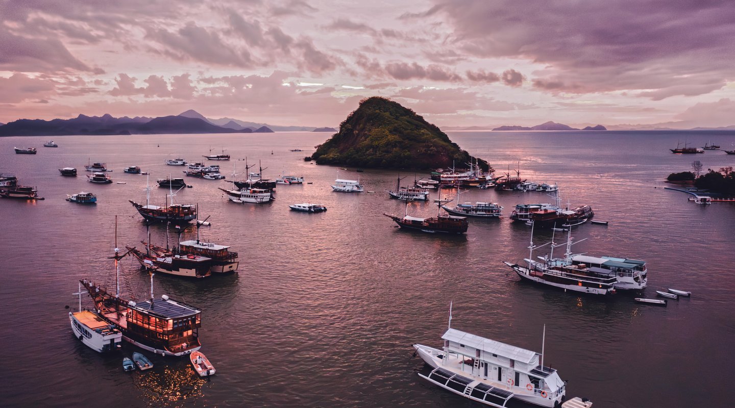 Flores y Komodo en Crucero de Lujo "Aqua Expeditions"