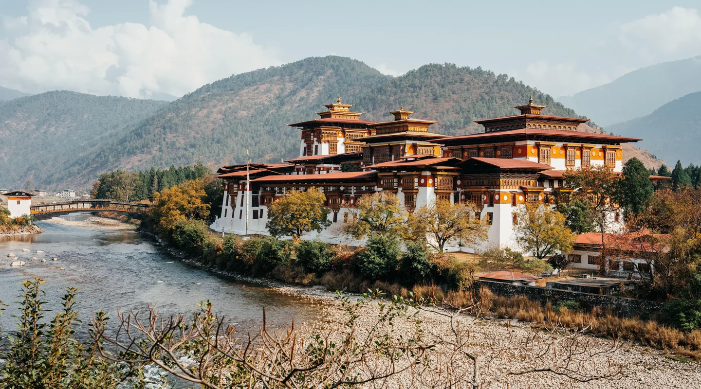 Senderos y Valles de Bután