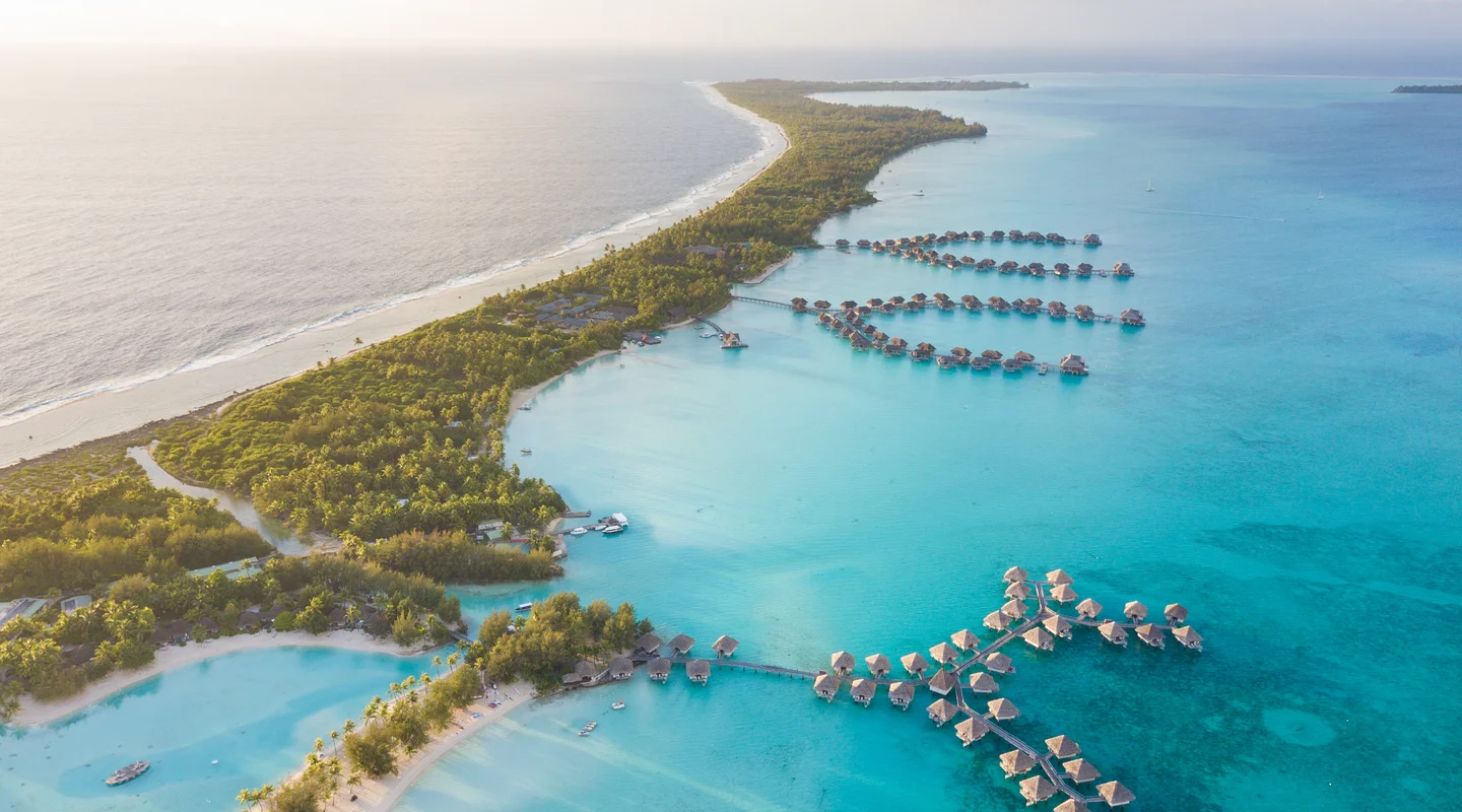 Oeste Panorámico e Islas de Polinesia