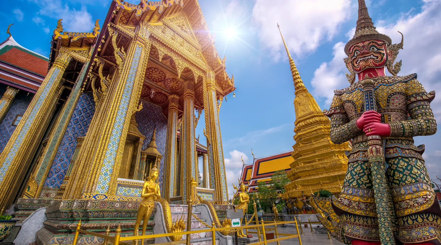 Contrastes de India y Tailandia