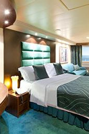 Suite Premium Aurea con ventana panorámica SLS