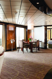 Deluxe Owner's Suite con balcón grande S5