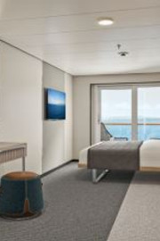 Club Balcony Suite con orientación a la proa MB