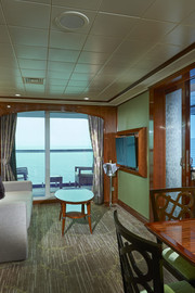 Suite familiar deluxe con 2 dormitorios y balcón S4