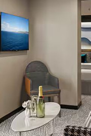 Suite familiar con dormitorio principal y balcón SJ