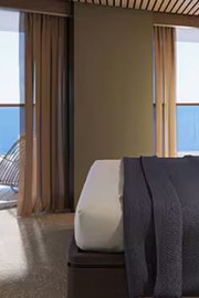 The Haven Owner's Suite con orientación a la popa, dormitorio principal y balcón grande H4