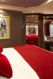 Junior Suite Aurea con ventana panorámica sellada SRS