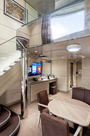 Yacht Club Duplex Suite con Jacuzzi YJD
