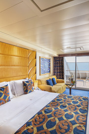 Yacht Club Deluxe Suite YC1
