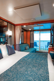 Suite Club con balcón en la popa M1