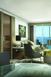 Owner's Suite en la popa con dormitorio principal y balcón SB