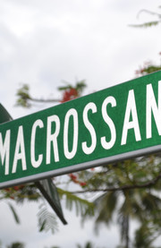 Calle Macrossan