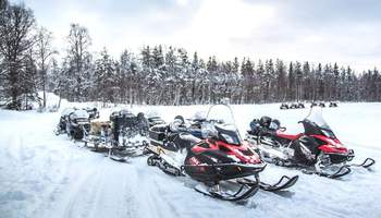 INARI: SAFARI EN MOTO DE NIEVE, PESCA EN HIELO Y ENCUENTRO CON SANTA CLAUS