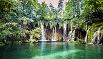 SIBENIK / PARQUE NACIONAL DE LOS LAGOS DE PLITVICE / SIBENIK