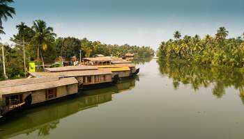 PERIYAR / KUMARAKOM (122 KM / 4H)