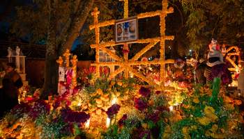 MORELIA (CAPULA, SANTA FE DE LA LAGUNA Y TZINTZUNTZAN)