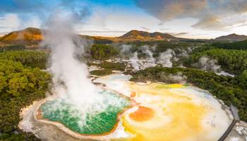 AUCKLAND / WAITOMO / ROTORUA