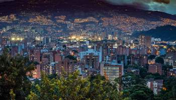 MEDELLÍN (TRANSFORMACIÓN SOCIAL INSPIRADO EN COLORES “GRAFFITOUR”)