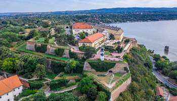 BELGRADO / FRUSKA GORA / SREMSKI KARLOVCI / PETROVARADIN / NOVI SAD / BELGRADO
