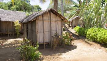 MORONDAVA / POBLADO DE BETANIA / MORONDAVA