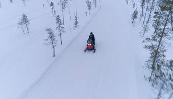 RUKA : ALMUERZO EN KOTA Y SAFARI EN MOTOS DE NIEVE