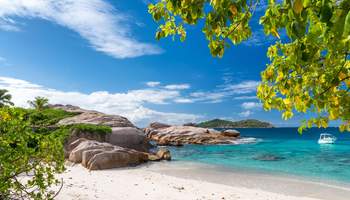 BAIE ST. ANNE (PRASLIN) / ISLA FELICITÉ O GRAND SOEUR / LA DIGUE