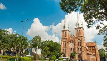 HUE / HO CHI MINH