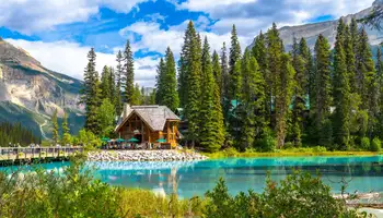 LAKE LOUISE VILLAGE (LAGO MORAINE Y LAGO ESMERALDA) (105 KM)