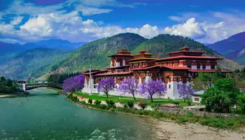PUNAKHA/PARO (135 KM/APROX 5 H)