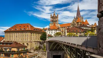 MONTREUX/LAUSANA (30 KM)