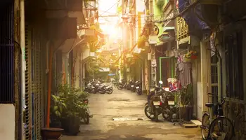 HUE/HO CHI MINH