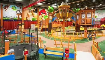 KUUSAMO: SAFARI EN MOTOS DE NIEVE, SPA Y ANGRY BIRDS