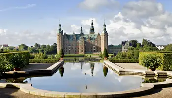 COPENHAGUE / ROSKILDE / HILLEROD / AARHUS (195 KM + 1 FERRY)