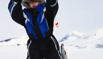 RUKA: PESCA EN HIELO Y RAQUETAS DE NIEVE