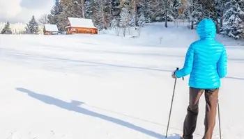 RUKA: PESCA EN HIELO, RAQUETAS DE NIEVE Y ALMUERZO EN KOTA