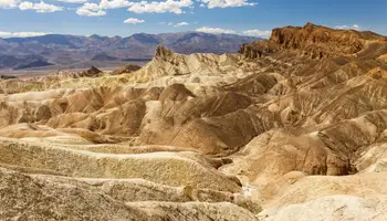 LAS VEGAS / DEATH VALLEY / MAMMOTH LAKES O BAKERSFIELD (530 KM)