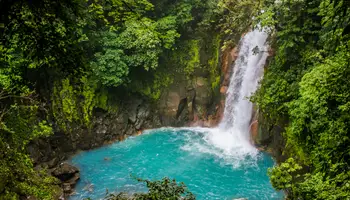 P N VOLCÁN ARENAL/RÍO CELESTE