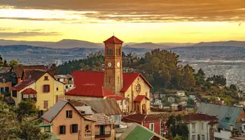 NOSY BE / ANTANANARIVO