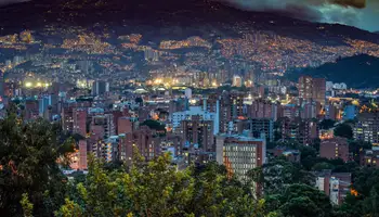 MEDELLÍN (TRANSFORMACIÓN SOCIAL INSPIRADO EN COLORES “GRAFFITOUR”)