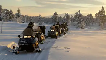 RUKA: SAFARI EN MOTOS DE NIEVE