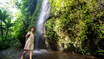 AQUA BLU (ISLA MOYO)