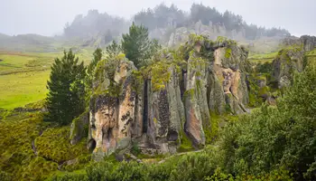 CAJAMARCA (CENTRO ARQUEOLÓGICO DE CUMBEMAYO Y NECRÓPOLIS DE OTUZCO)