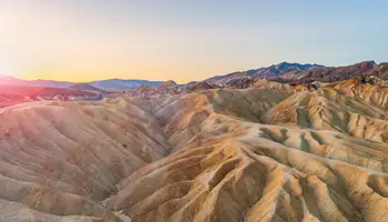 BAKERSFIELD/DEATH VALLEY/LAS VEGAS (589 KM)