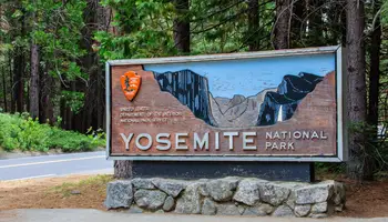 OAKHURST O MAMMOTH LAKES / YOSEMITE / SAN FRANCISCO (450 KM)