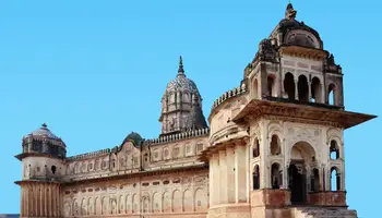 AGRA / ORCHA / KHAJURAHO