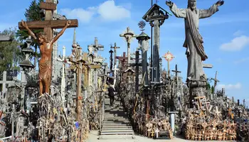 RIGA / RUNDALE / COLINA DE LAS CRUCES / VILNIUS