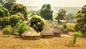 KEDOUGOU (ALDEAS PEUL Y BEDIK / CASCADA DE DINDEFELO)