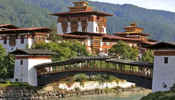 THIMPU / PUNAKHA (80 KM / APROX 3 H)