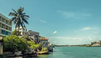 P. N. DE TSAVO/MOMBASA (PLAYA DE DIANI)